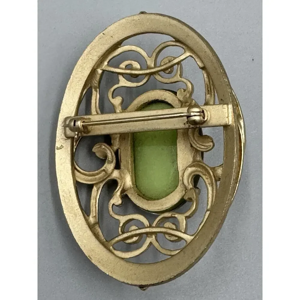 Vintage Whiting & Davis Olive Green Cabochon Cat’s Eye Gold Tone Brooch Unsigned